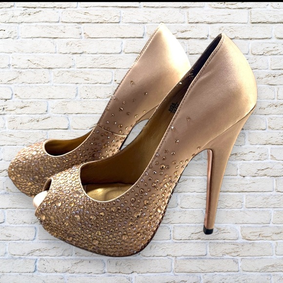 Benjamin Adams London Platform Bridal Heels Pump -Size 7.5 or 38 - Picture 11 of 14